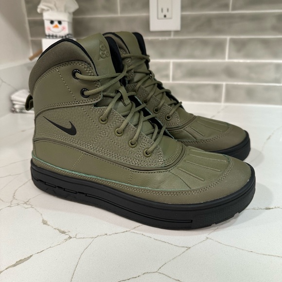 Nike Woodside 2. Duckboots. Youth Size 6. Color Green And Black. - Picture 2 of 10